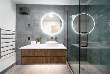 TĀHUNA LAKEFRONT LUXURY - Queenstown