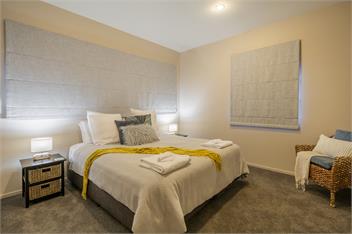 Dunes Lake View Apartment - Welcome Gift on arrival! - Matarangi