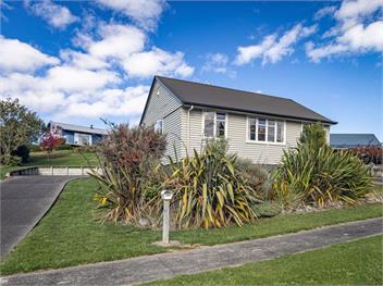Drasko's Den (Bachcare) - Ohakune