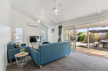 Kinloch Hideaway - 3bdrms, family friendly, close to lake! - Taupo