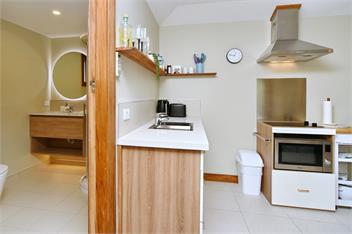 Studio 85 - Christchurch Holiday Homes - Christchurch