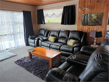 Silver Birch Cottage wi-fi & sky - Te Anau Fiordland