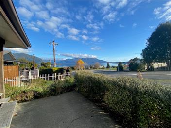 4 Johns Road, Moana -