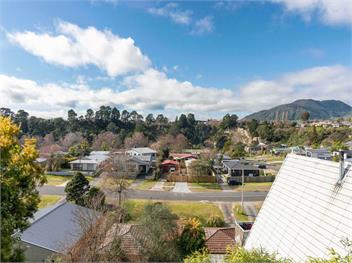 Treetop Hideaway (Bachcare) - Taupo Central
