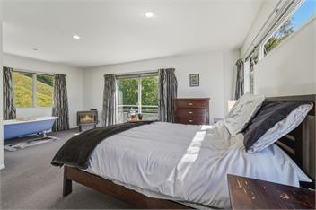 Harbour Crest Retreat (Bachcare) - Lyttelton