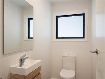 Paraparaumu Beach House · Dogs Welcome - Sunset Shores - 