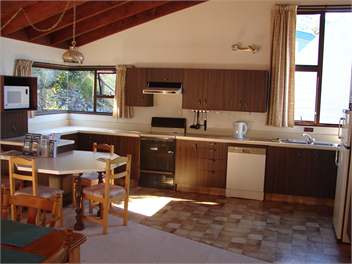 Queenstown Spacious Family Home with fantastic views - 