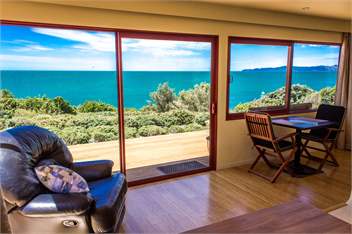 Sunrise Apartment, Golden Bay "Beachfront Heaven" - Takaka