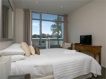 Marinaside Villa (Bachcare) - Taupo Central