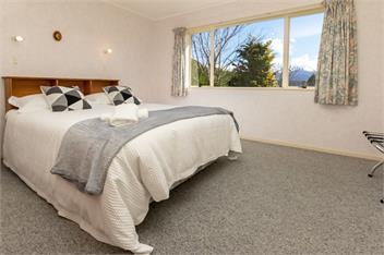 Kepler Retreat (Bachcare) - Te Anau