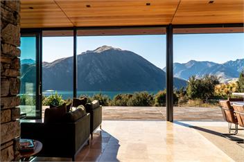 Aurum | Sleeps 6 | Breathtaking Lake Views | Contemporary & Unique - Wanaka