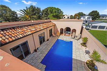 Poolside Serenity (Bachcare) - Papamoa