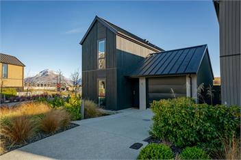 A Remarkable Retreat (Bachcare) - Queenstown