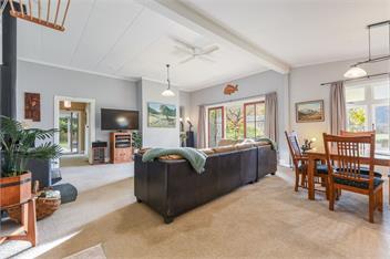 Fantail House Kaiuma Bay (Bachcare) - Havelock