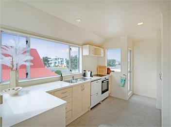 Sans Souchi (Bachcare) - Whangamata