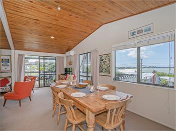 Hosts on the Coast The Harbourview Tairua - Tairua