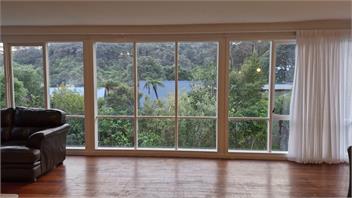Peace and privacy in Lowry Bay - Lower Hutt
