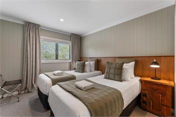 Stagford Barn with Private Hot Tub - Taupo
