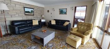 A BEAUTY ON BARBARA - 120 BARBARA AVENUE, WHANGAMATA - Whangamata