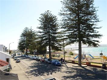 Barrons by the Beach - Napier