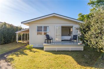 Hosts on the Coast The Lazy Jandel - 