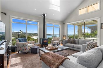 Spa and Surf Retreat (Bachcare) - 