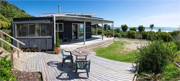 Nikau Beach holiday house - 