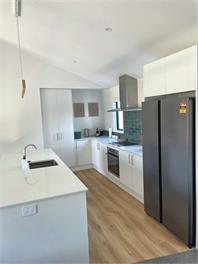 Modern Alpine Bach - warm, private, mountain views -