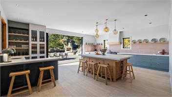 The Distiller's Retreat - 