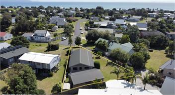 Your Relaxed Beach Base in Matarangi -