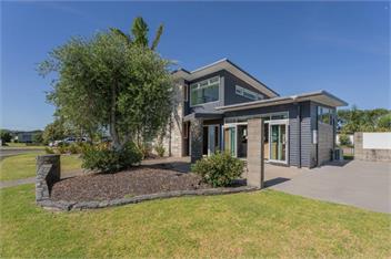 Peaceful Paradise | The Family Retreat -