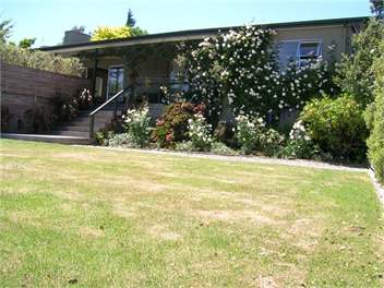 SUPERB Home,Studio,Spa,lake & mtn views,OSP&much more - Wanaka