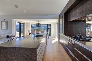 Infinity Drive | Sleeps 8 | Lake & Mountain Views | Spa Pool | Close To Walking/Biking Tracks - Wanaka