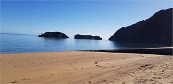 TT4N Holiday Home - Golden bay