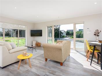 Modern Beach Break (Bachcare) - Waihi Beach