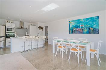 Rose's Beach Pad (Bachcare) - Matarangi