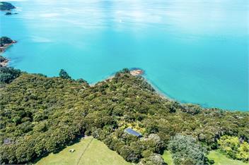 CrossTrees Chalet (Bachcare) - Waiheke Island