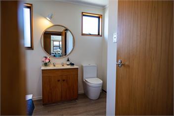 Downtown Delight (Bachcare) - Wanaka