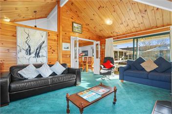 Five Mile Yay (Bachcare) - Taupo