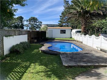 Super-sized family home, peaceful environment with stunning mountain views - New Plymouth
