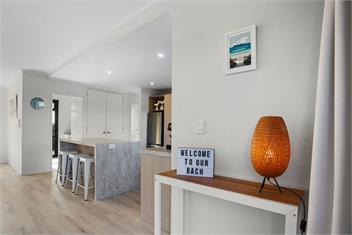 Modern Family Bach (Bachcare) - Waihi