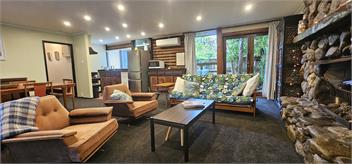 The Iconic Log Cabin by the Sea - Waihi