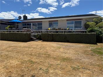 Lake front with Marina berth - Taupo