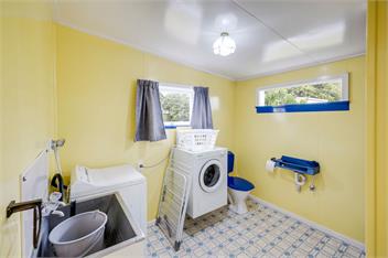 Mid Century Oasis (Bachcare) - Hastings