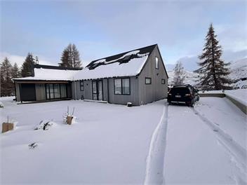 Jo's Whare - Castle Hill 