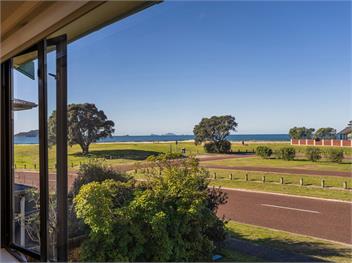Beachfront Landing (Bachcare) - Pauanui