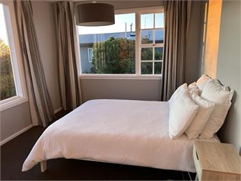 Peaceful Hillside Home in Cashmere - Christchurch