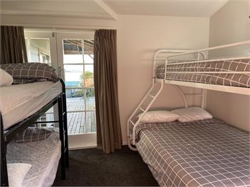Stationhouse Lodge - Moana