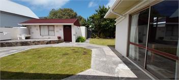 A BEAUTY ON BARBARA - 120 BARBARA AVENUE, WHANGAMATA - Whangamata