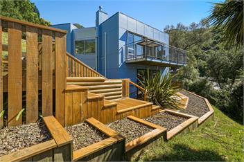 Harbour Crest Retreat (Bachcare) - Lyttelton
